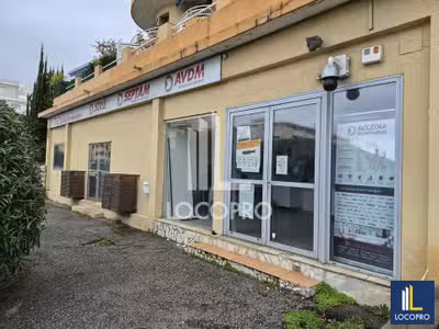 A louer local commercial 170m² à Cagnes-sur-Mer