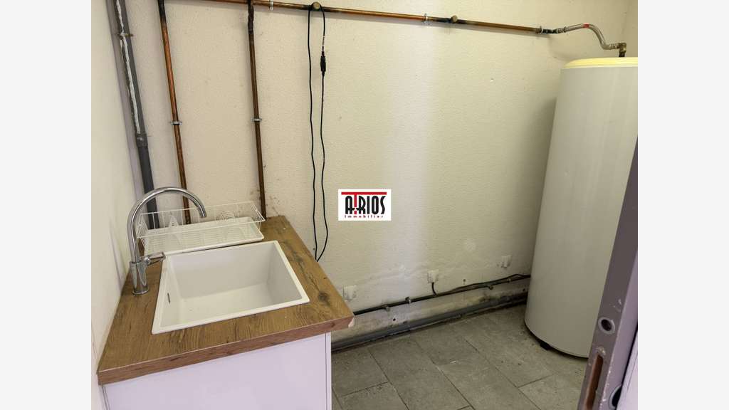 A louer local 125m² + appartement 60m² Zac Castors