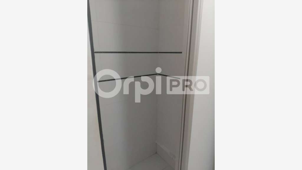 A louer local commercial 37m² centre ville Cayenne