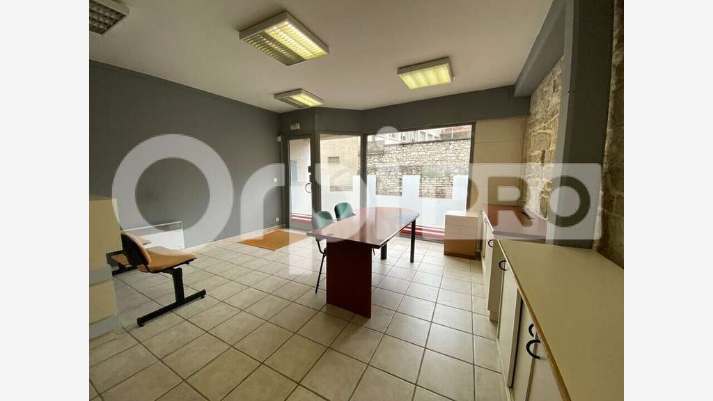 A louer local commercial 55m² à Caussade centre