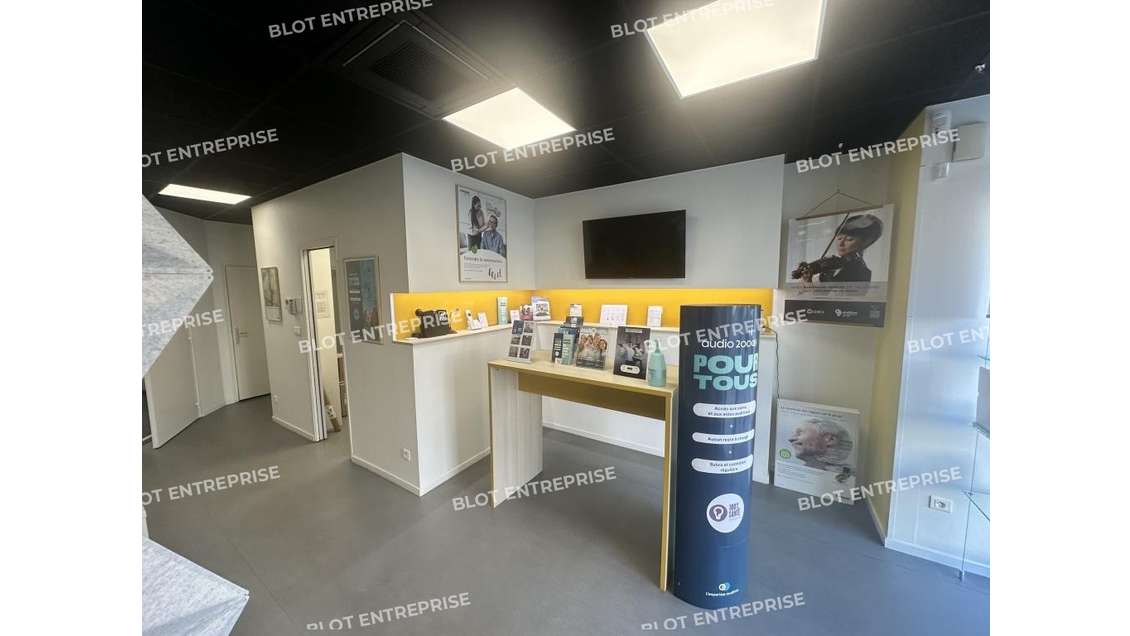 A louer local avec vitrine 52m² Rennes République
