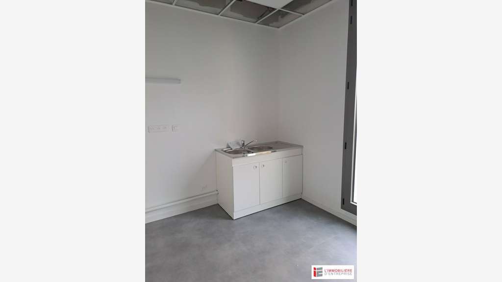 Local commercial 100m² à louer à Cesson-Sévigné