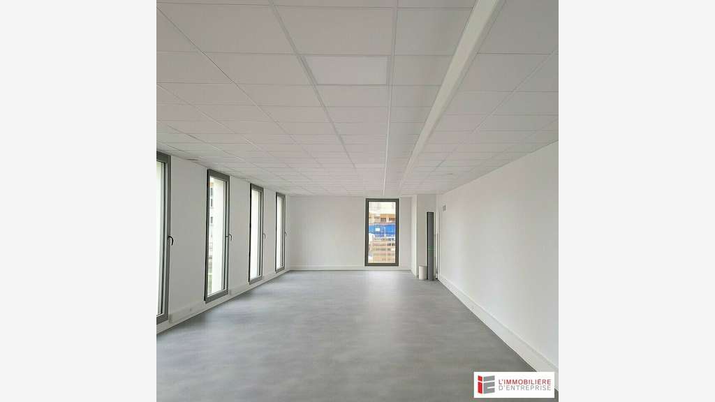 Local commercial 100m² à louer à Cesson-Sévigné