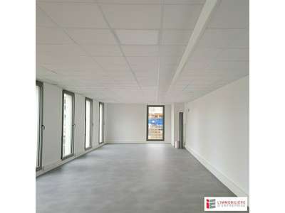 Location Locaux commerciaux - Boutiques à Cesson-Sévigné