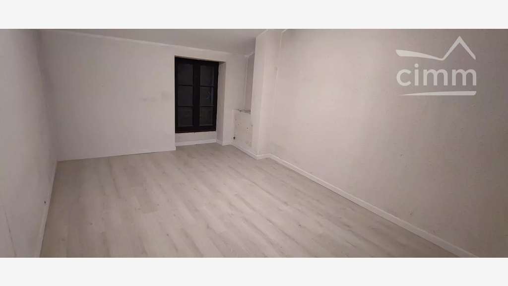 A louer local commercial 68m² à Chabeuil centre