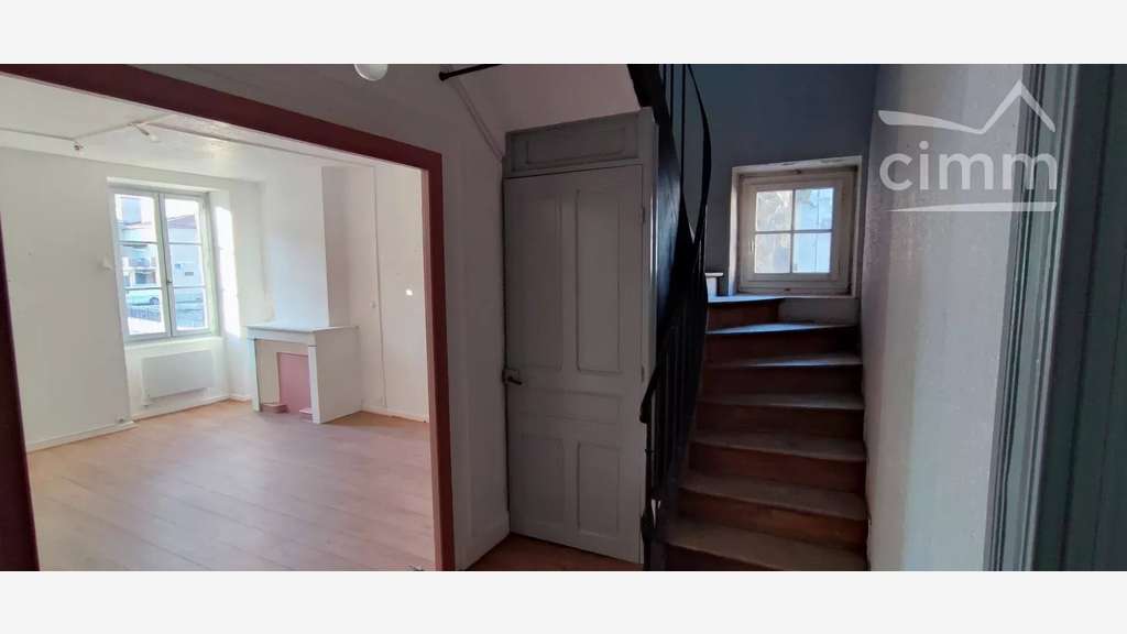 A louer local commercial 68m² à Chabeuil centre