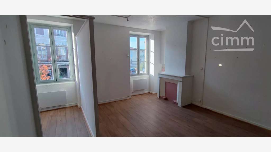 A louer local commercial 68m² à Chabeuil centre
