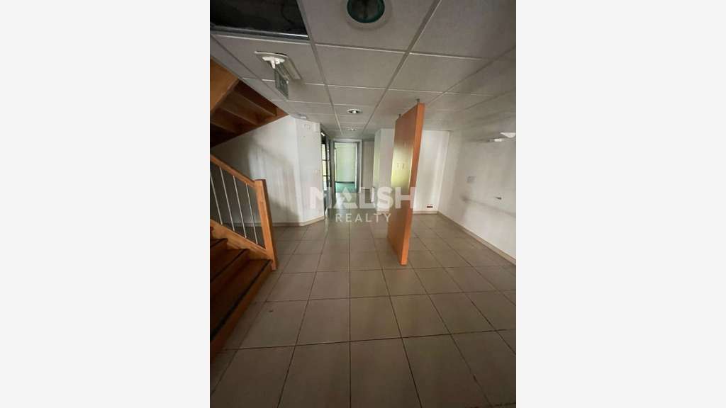 A louer local 80m² + 40m² mezzanine à Lyon 5e