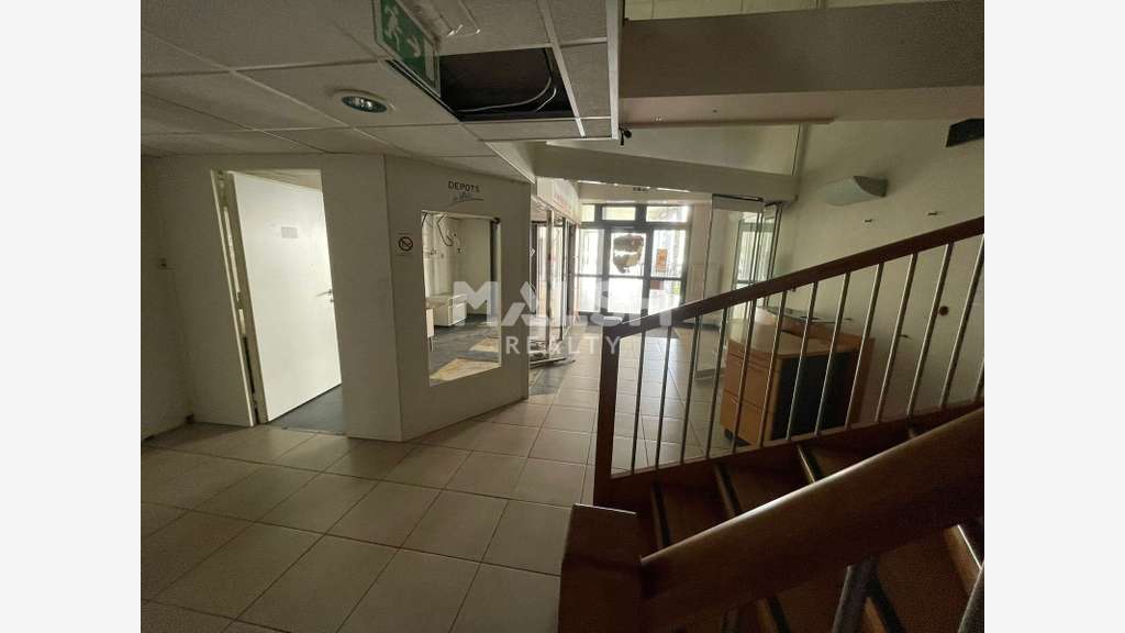 A louer local 80m² + 40m² mezzanine à Lyon 5e