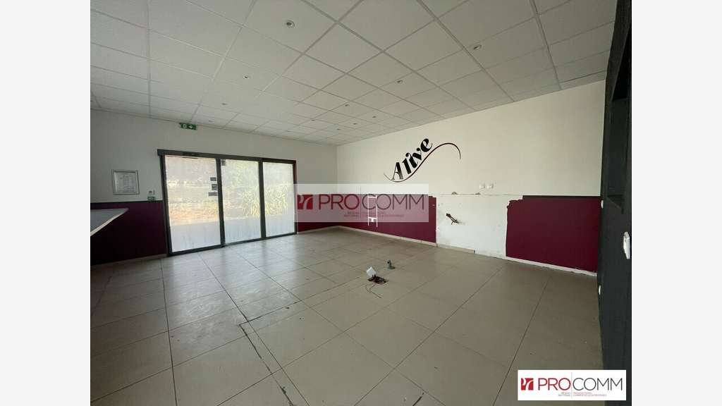 Local commercial 280m² à louer à Chartres