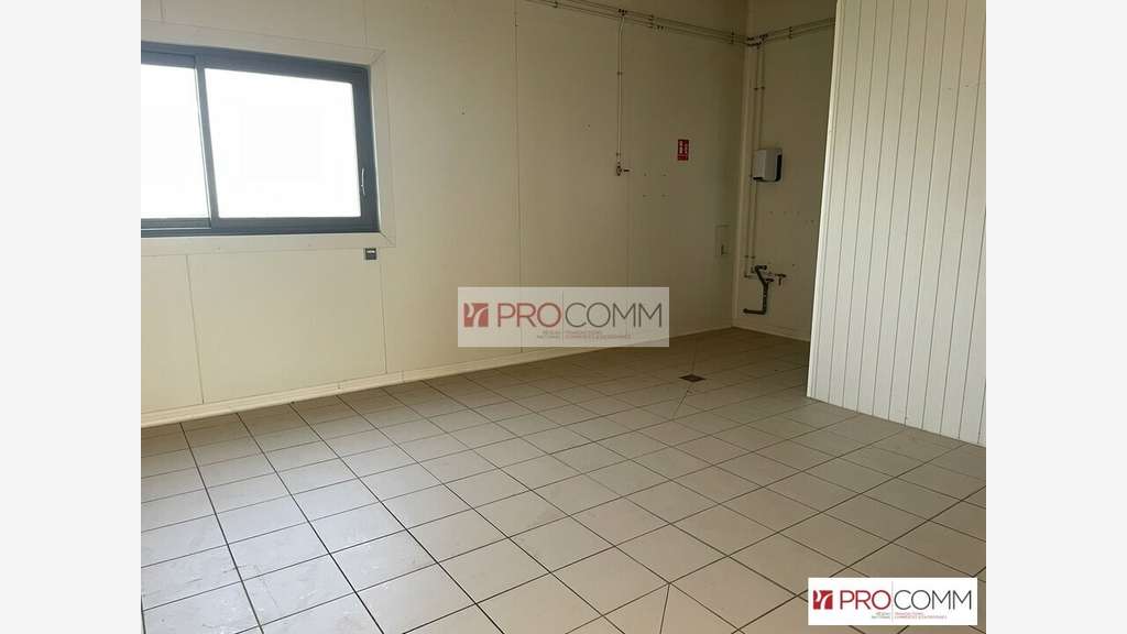 Local commercial 280m² à louer à Chartres