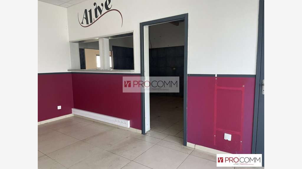 Local commercial 280m² à louer à Chartres