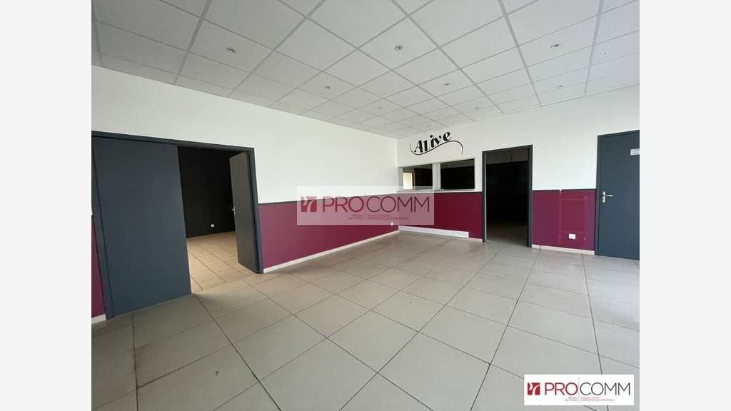 Local commercial 280m² à louer à Chartres