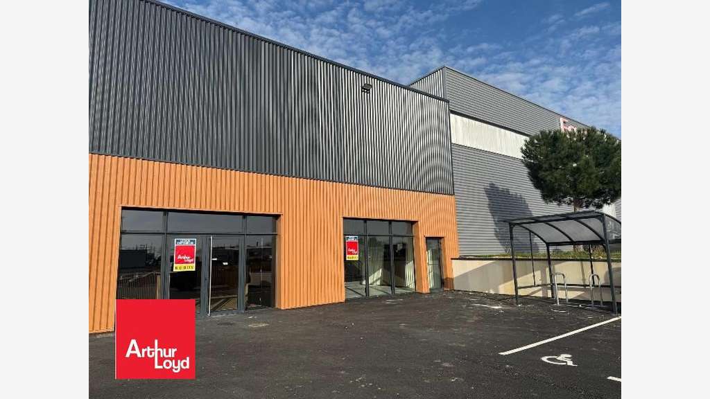 A louer local commercial 306m² en ZAC à Luisant
