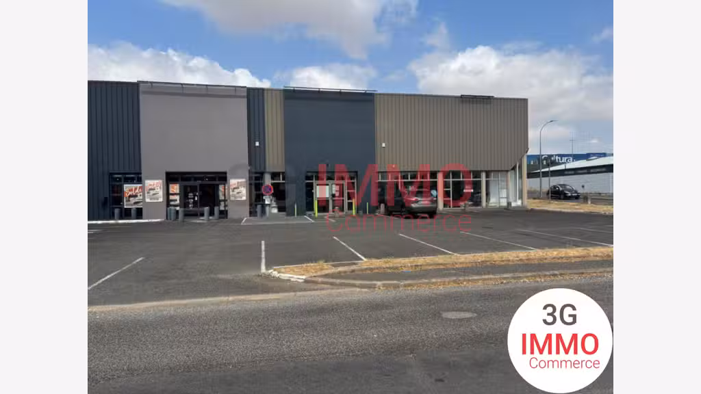 Local commercial 684m² à Chasseneuil-du-Poitou