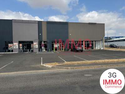 Local commercial 684m² à Chasseneuil-du-Poitou