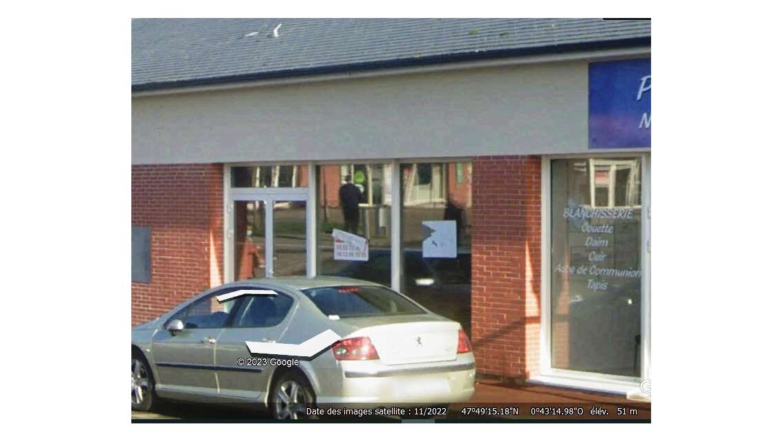 Local commercial 111m² à louer ZAC Château Gontier