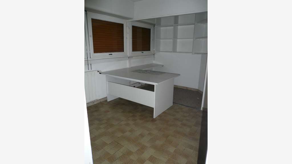Local 740m² à louer à Châteaubernard ZAC