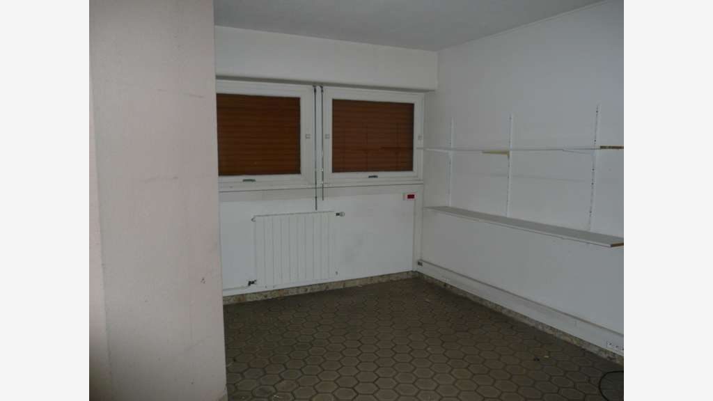 Local 740m² à louer à Châteaubernard ZAC