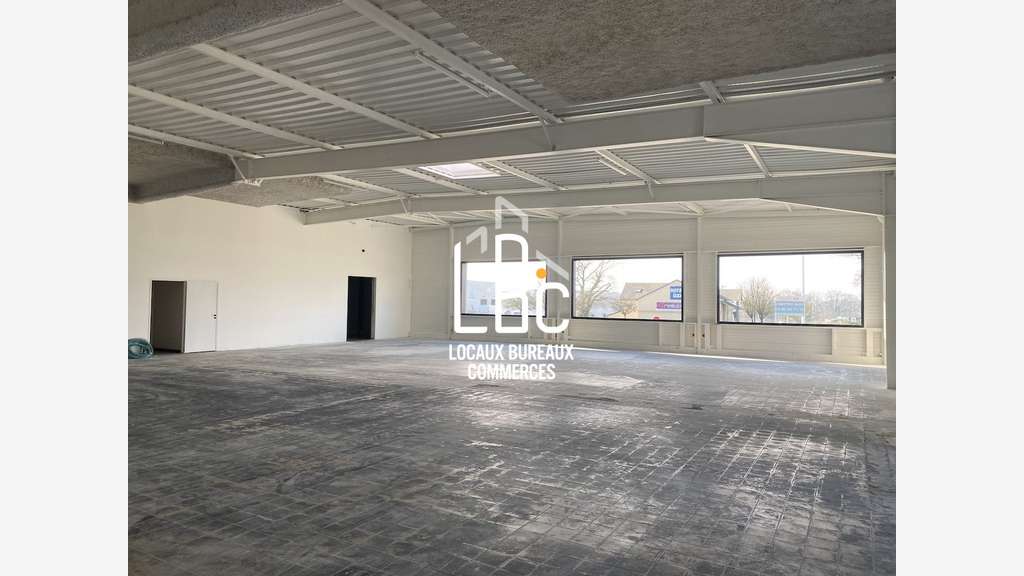 A louer local commercial 477m² à Châteaubriant