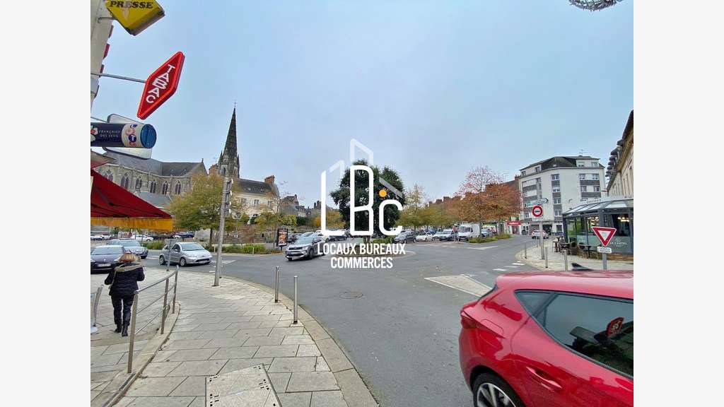 A louer local commercial 477m² à Châteaubriant