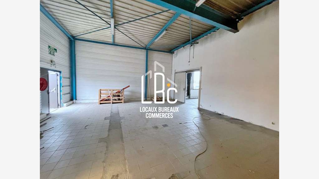 A louer local commercial 477m² à Châteaubriant