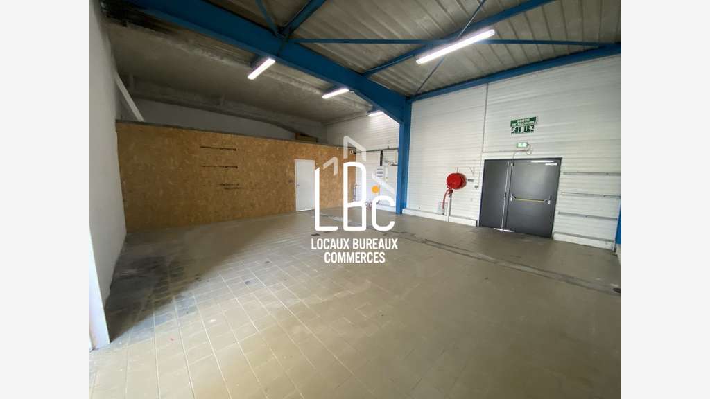 A louer local commercial 477m² à Châteaubriant