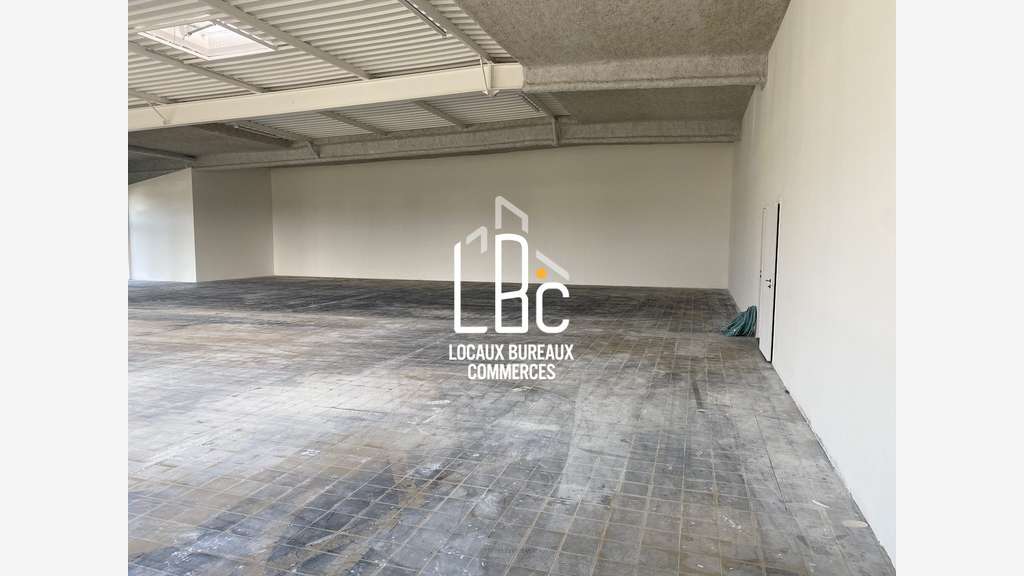 A louer local commercial 477m² à Châteaubriant