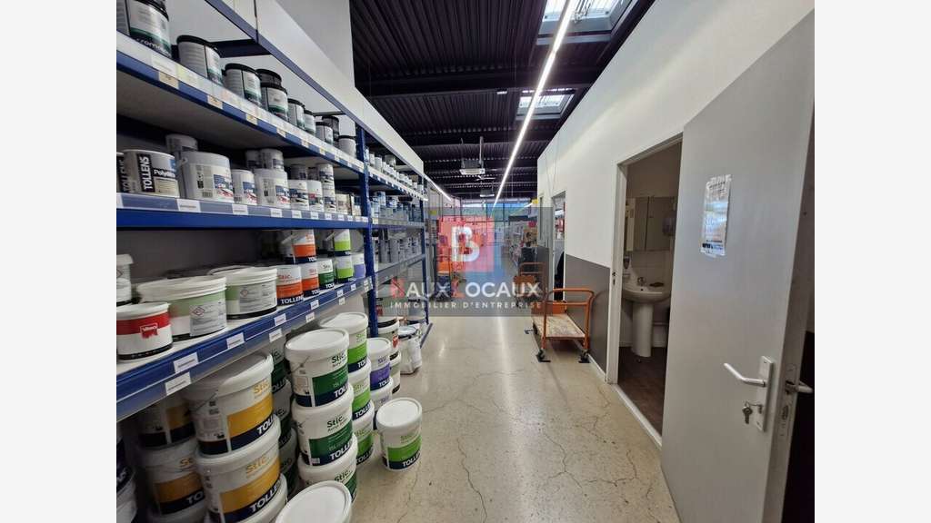 Superbe local 320m² à Châteauneuf les Martigues