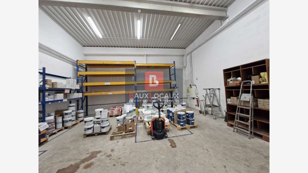 Superbe local 320m² à Châteauneuf les Martigues