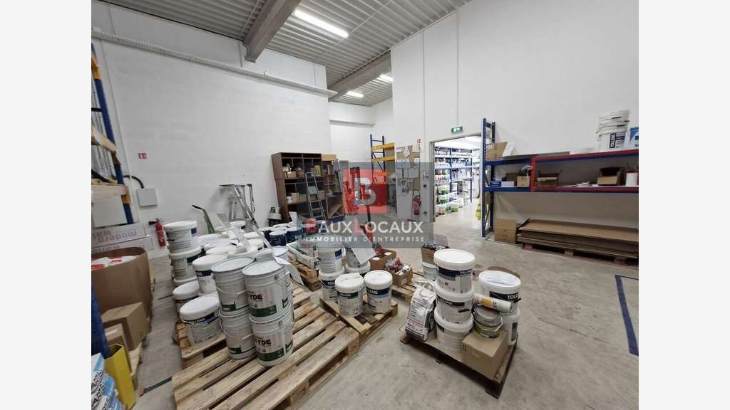 Superbe local 320m² à Châteauneuf les Martigues