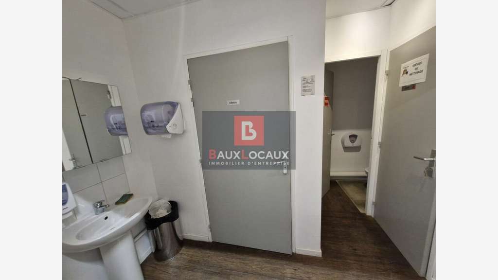 Superbe local 320m² à Châteauneuf les Martigues