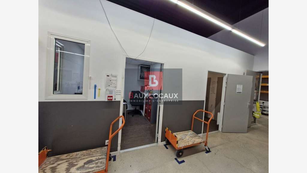 Superbe local 320m² à Châteauneuf les Martigues