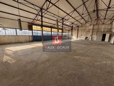 Local 300m² à louer empl premium à Châteaurenard