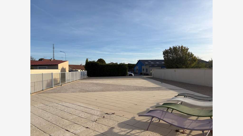A louer local et bureaux parfait etat Châteauroux