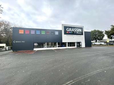 A louer local 750m² à Châtellerault Sud