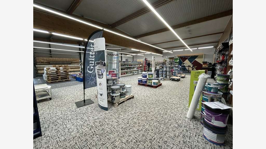 A louer local 750m² à Châtellerault Sud