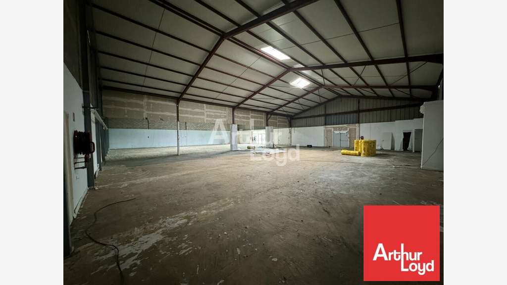 Local 475m² à louer à Chauray zone Mendes France