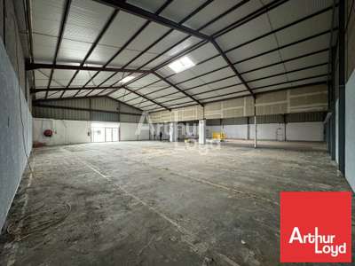 Local 475m² à louer à Chauray zone Mendes France
