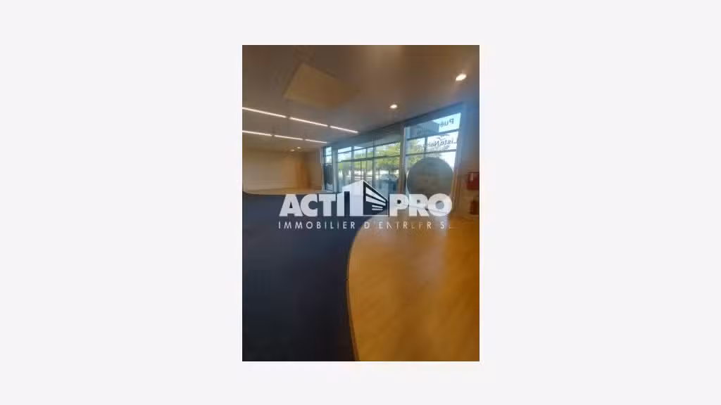 A louer murs commerciaux 800m² ZAC de Claira