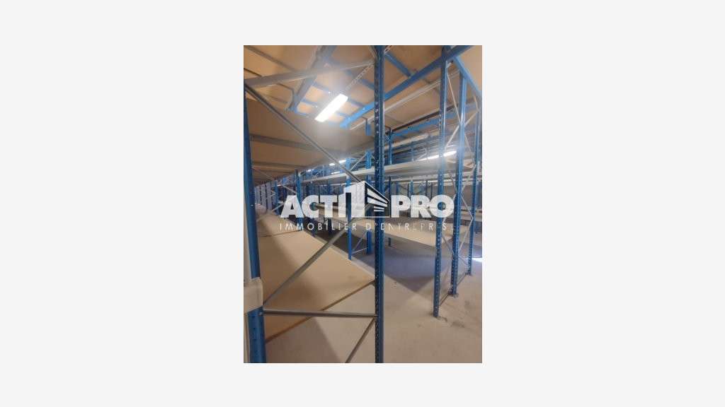A louer murs commerciaux 800m² ZAC de Claira