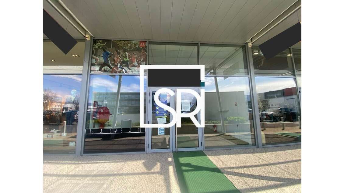 A louer local commercial 149m² à Aubière