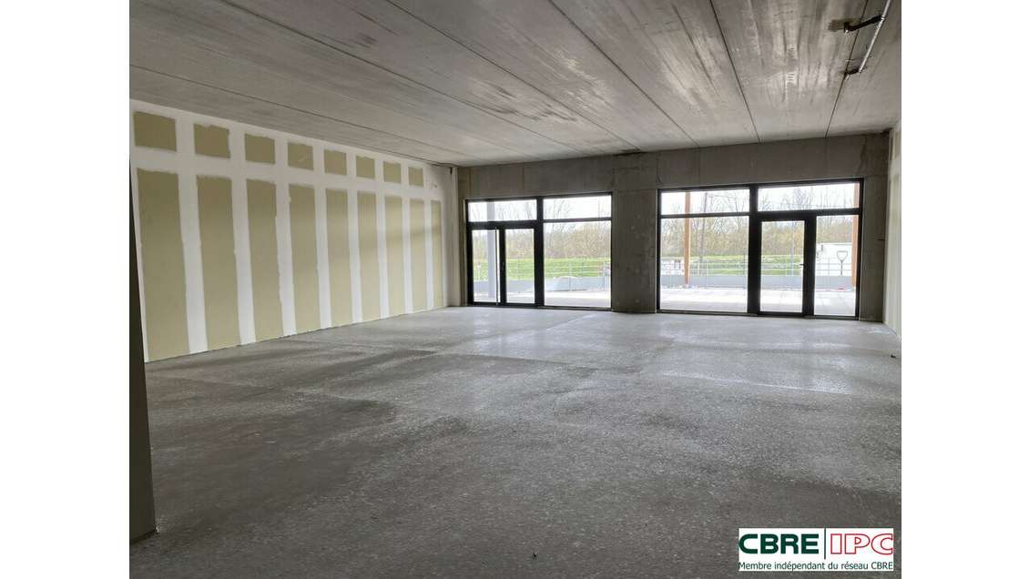 A louer local commercial 152m² à Dax Gare 