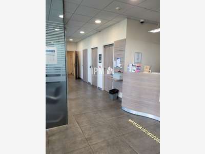 A louer local commercial de 163m² La Seyne sur Mer