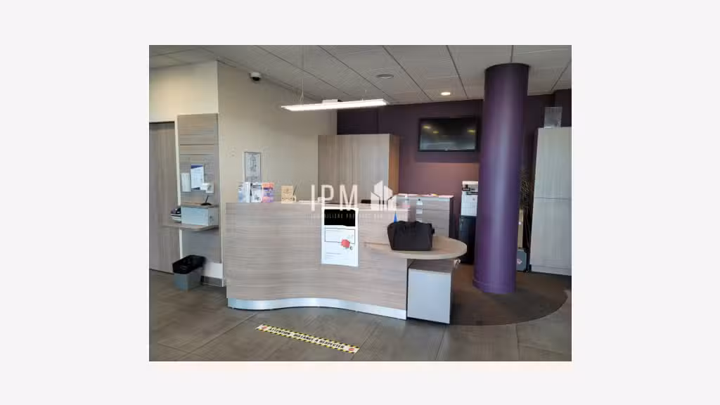 A louer local commercial de 163m² La Seyne sur Mer