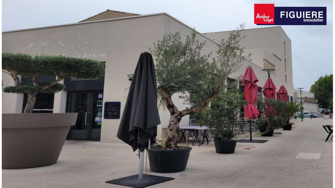 Loue local commercial 173m² avec terrasse à Istres