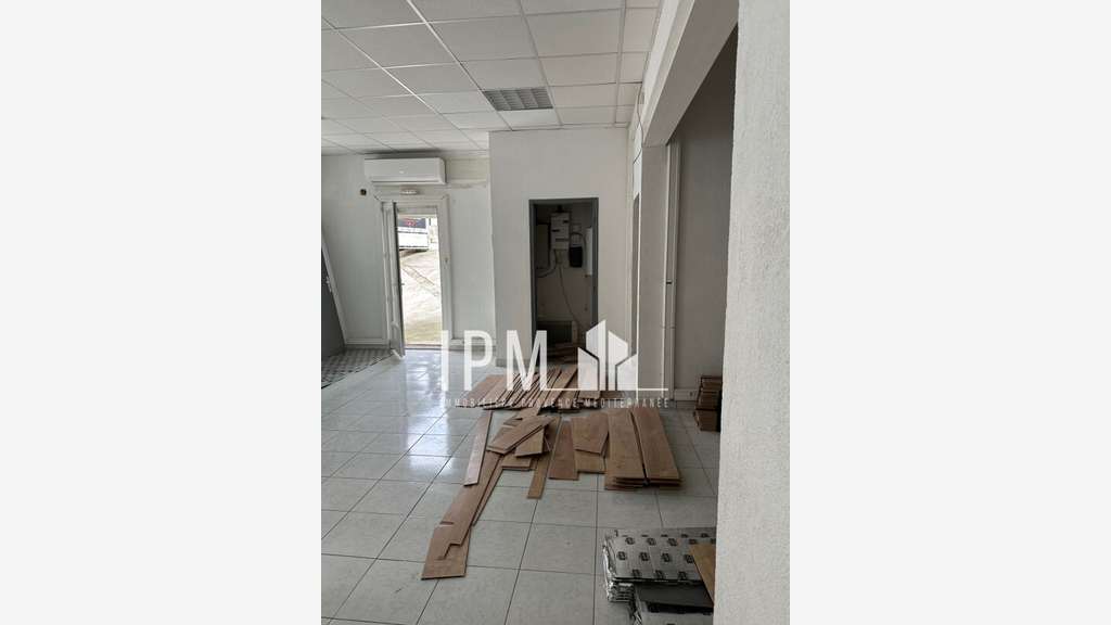 A louer local commercial de 175m² à Carnoux 13470