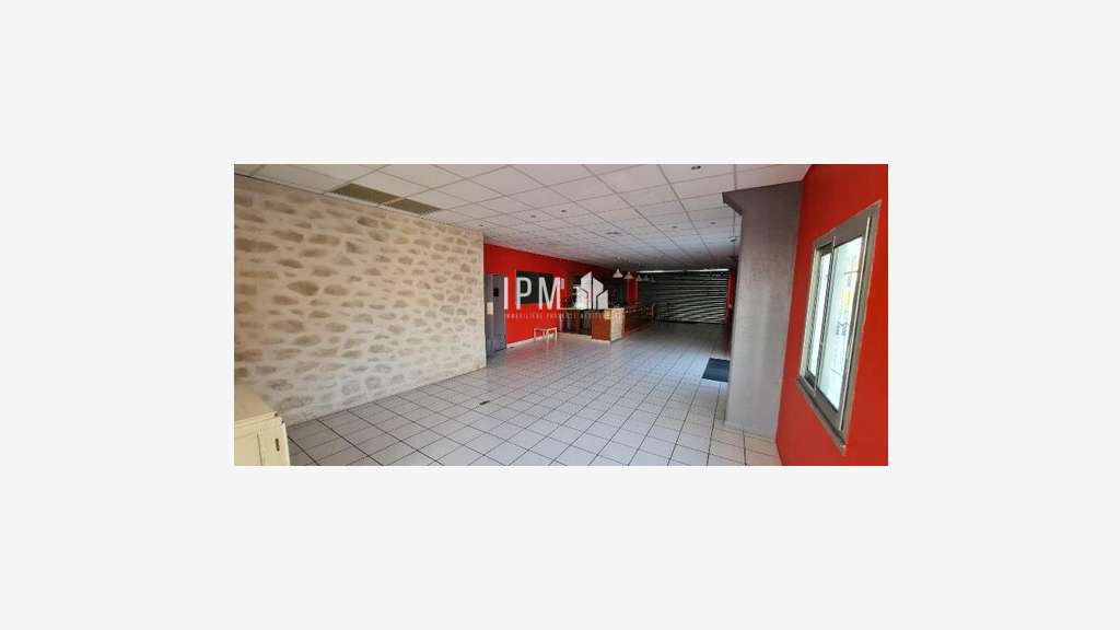 A louer local commercial de 181m² à Vitrolles