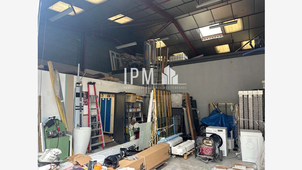 A louer local commercial de 430m² à Aubagne 13400 