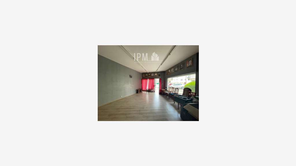 A louer local commercial de 58m²  Marseille 13012
